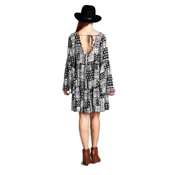 Velzera Multi-Pattern Bell Sleeve Dress, Black - Picture 4 of 4